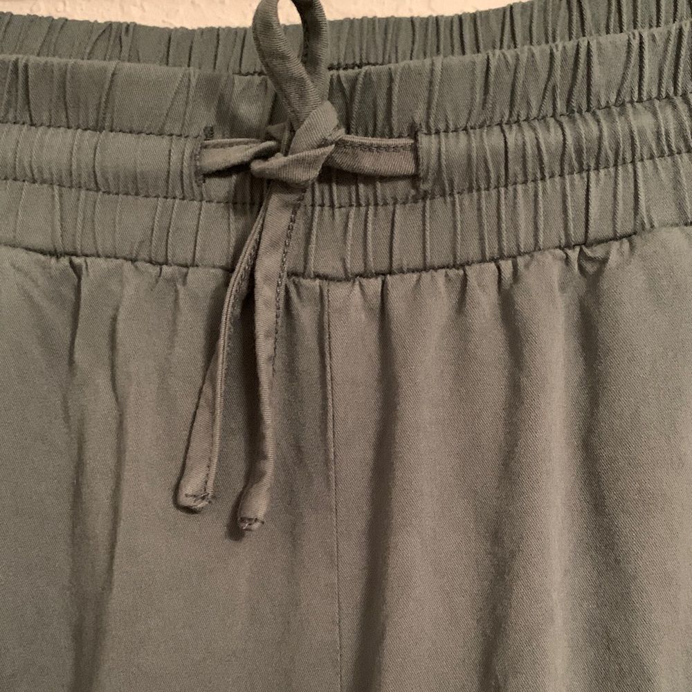 Torrid Women’s Green Rayon Blend Elastic Waist Cargo Pants Joggers Size 2R/2X - Picture 7 of 10